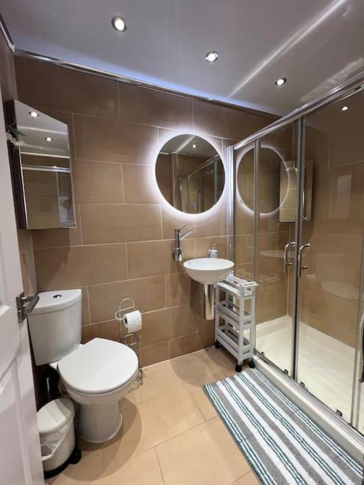 Duplex In Greater Manchester Apartment *