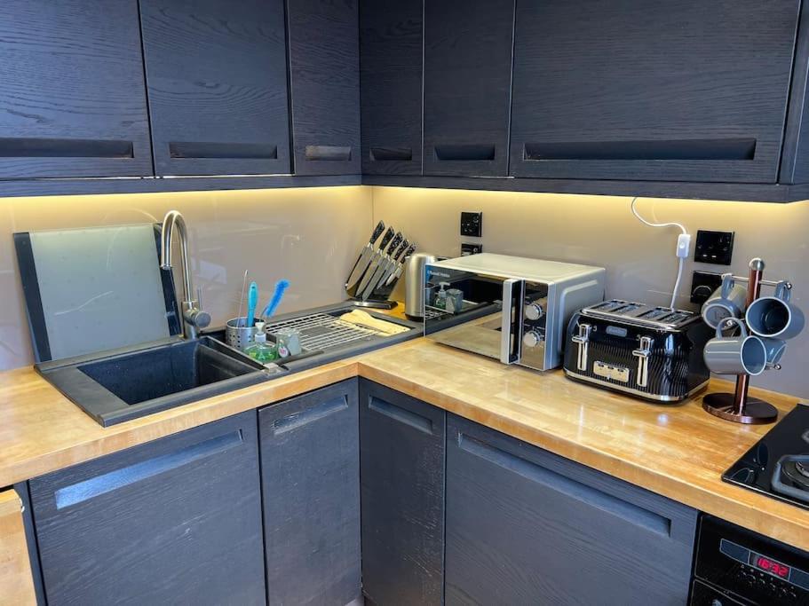 Duplex In Greater Manchester Apartment *